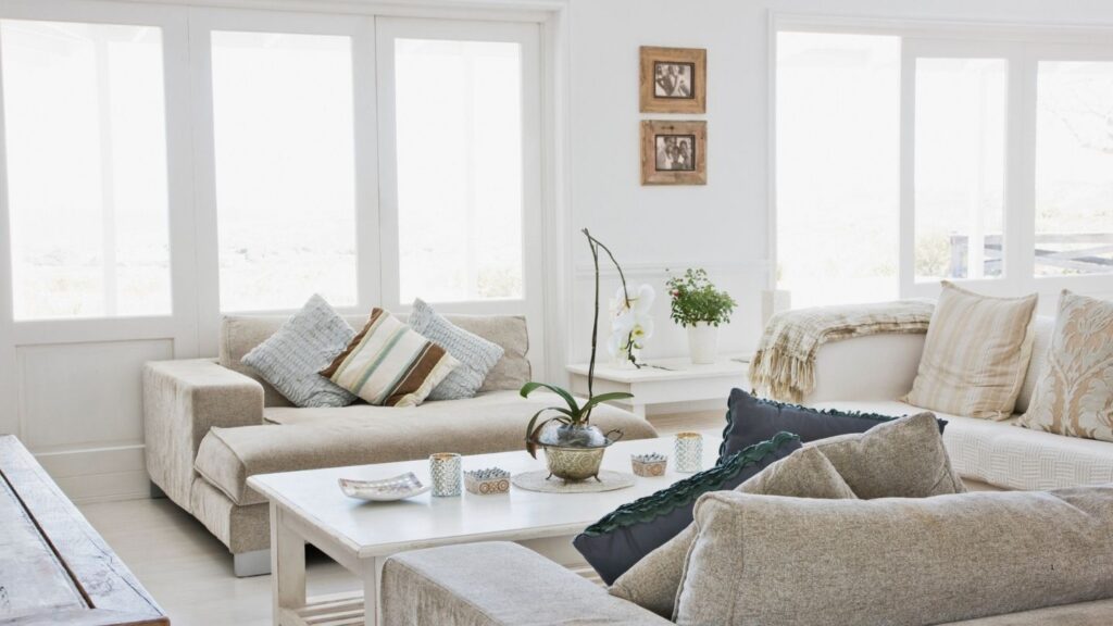 BEIGE ,COSY MODERN TOUCH