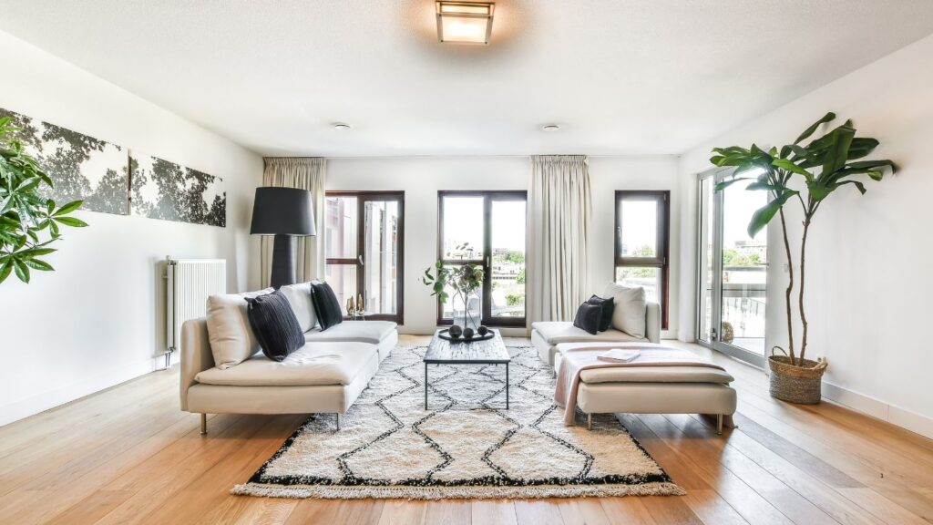 BRIGHT BEIGE AND BLACK LIVING ROOM
