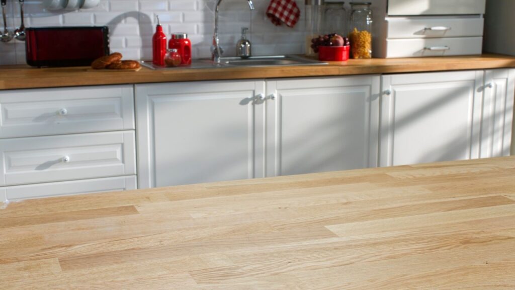 ORGANIC STYLE KITCHEN WITH PINE SURFACES