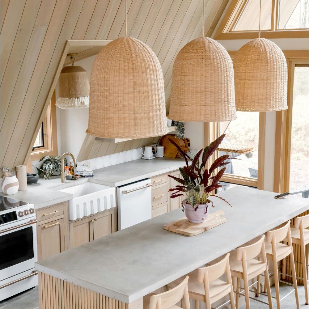 COSY PINE KITCHEN WITH BELFAST SINK