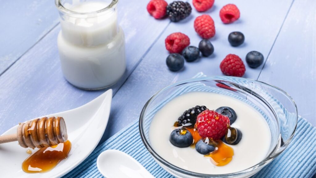 Greek Yogurt Bowl with Berries and Honey
